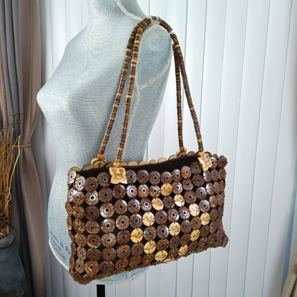Wooden Womens Hawaiian Handbag. - Picture 2 of 14